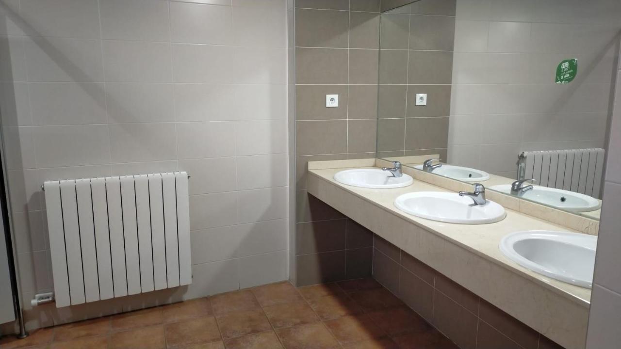 Albergue La Parada Reliegos Bagian luar foto